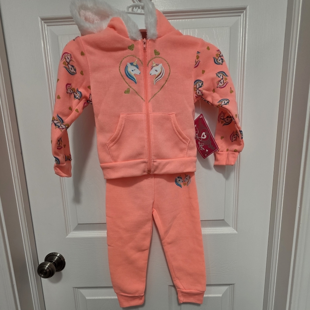 NWT 2T Angel Coral and White Fuzzy Hoodie & Sweatpants